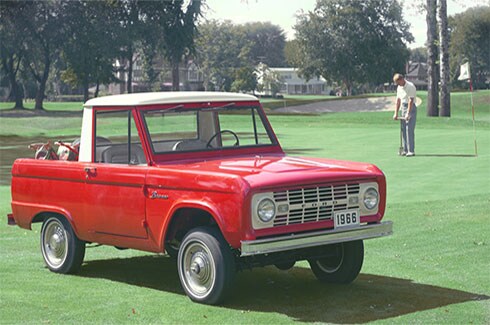 Conoce la primera generación de Ford Bronco, diseñada para llevarte por cualquier camino